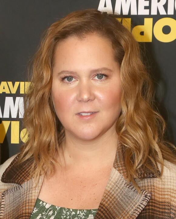 Amy Schumer Sparks Buzz Online After Showing off 50-Lb Weight Loss ...
