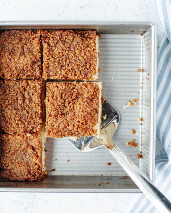 Easy Bisquick Coffee Cake with Streusel Topping: A Quick Breakfast or ...