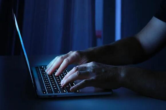 Oakland County man faces federal cyberstalking charges, accused of ...