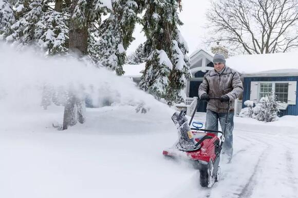 Old Farmer’s Almanac Predicts First Winter Snowstorm - NewsBreak
