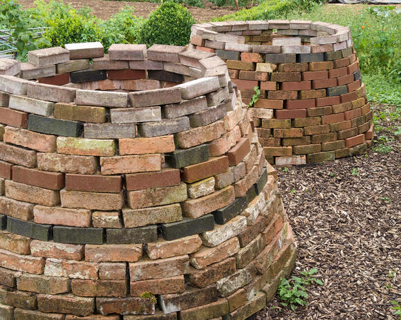 Skip the Messy Compost Pile: This Cheap DIY System Is So Easy and Looks ...