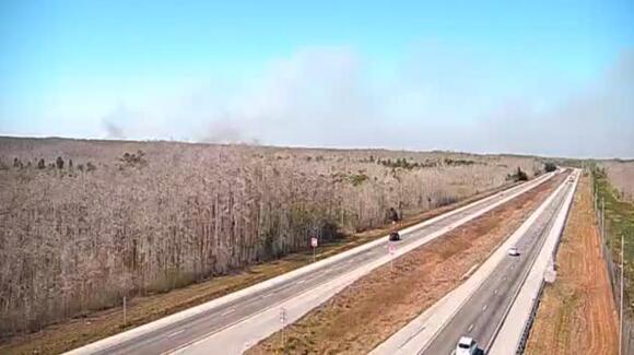 Smoke blankets Alligator Alley as Florida’s National Fire explodes to ...