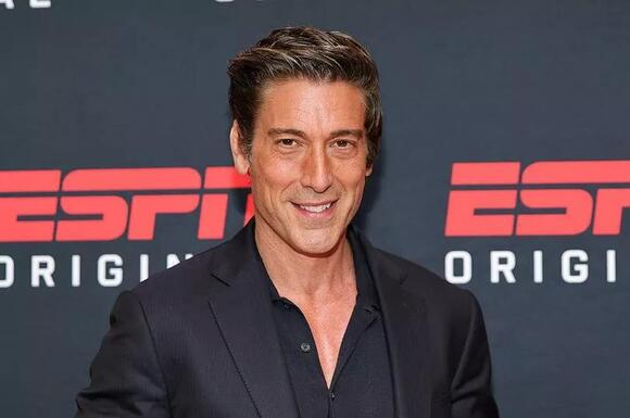 David Muir confesses a pre-show habit he undertakes ahead of World News Tonight - NewsBreak