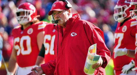 Kansas City Chiefs Get Devastating Injury Update For Offensive Superstar Ahead Of Thanksgiving Game vs. Cowboys - NewsBreak