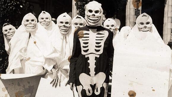 Vintage Halloween Masks That Look Stranger Than Anything Sold Today ...