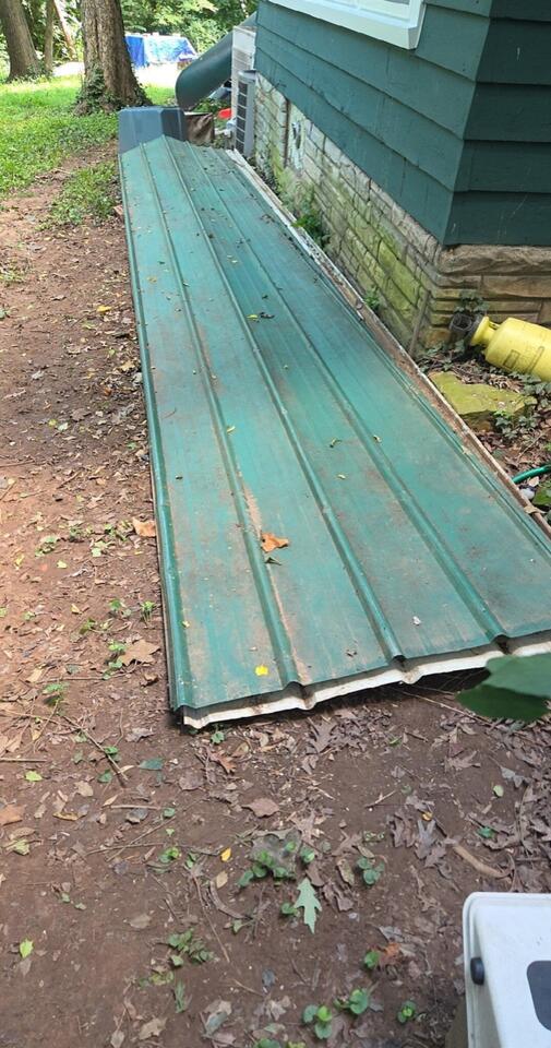 🎁 Free Knoxville Finds Today — Sofas, Garden Pots & More - NewsBreak