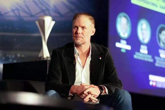 Alexi Lalas Reveals Why Zlatan Ibrahimović Received FOX Reward Instead ...