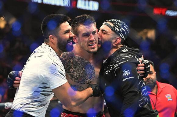 UFC Fight Night 262 results: Reinier de Ridder quits on stool after ...