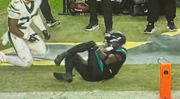 Dolphins' Tyreek Hill Gruesomely Snaps His Leg, Carted Off In Air Cast vs. Jets on MNF [VIDEO] - NewsBreak