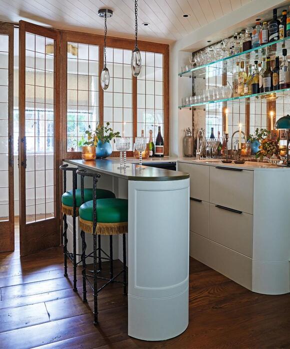 Hosting New Year’s Eve? Here's 10 (Actually Chic) Decor Ideas to Ring ...