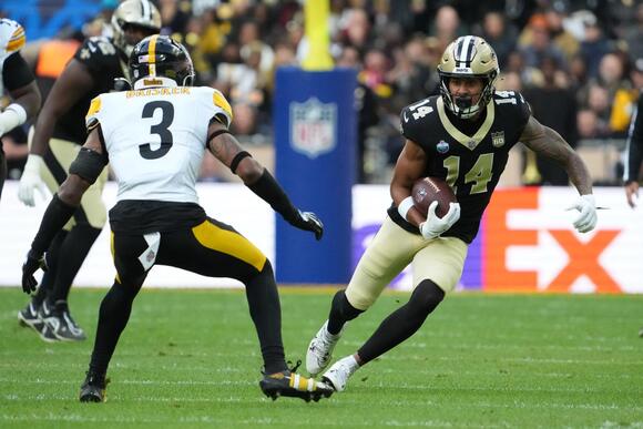 WATCH: Devaughn Vele catches fourth-quarter TD pass from Tyler Shough
