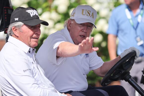 Trump posted touched-up version of his golf photo to look younger and ...