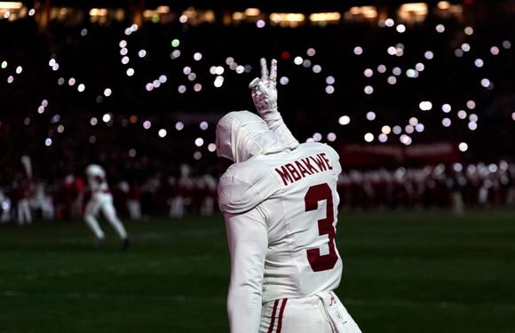 Georgia Tech’s Jaylen Mbakwe makes hand signal while being taken off ...