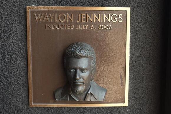 Waylon Jennings' Net Worth 2025: Exploring the Fortune of a Country ...
