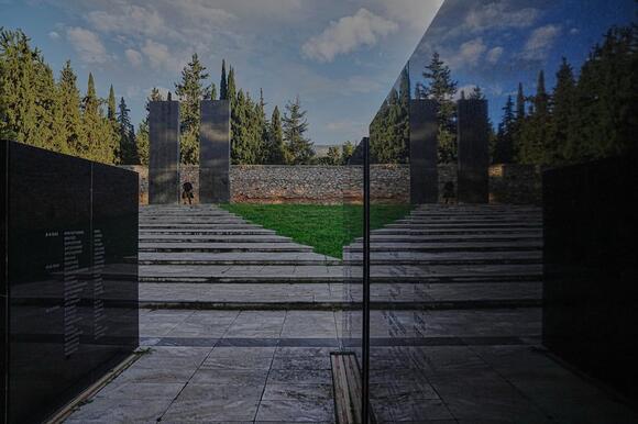 Greece aims to obtain Nazi execution photos listed online on eBay ...
