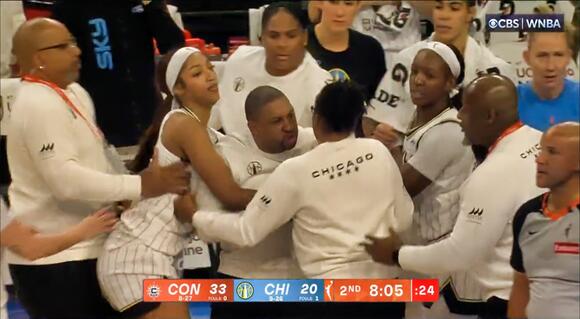 VIDEO: Chicago Sky HC Tyler Marsh Nearly Punched The Living Daylights Out  Of A Ref & Was Ejected In Crazy Scene - NewsBreak