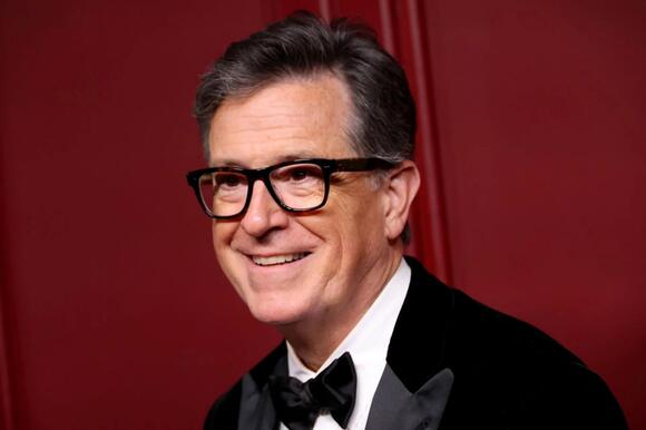 What did Stephen Colbert say about the American Eagle controversy? Comedian  jokes he shares Sydney Sweeney's "gene for sexy commercial scratchy voice"  - NewsBreak