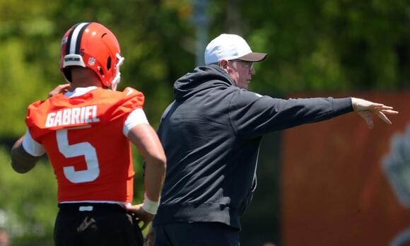 Browns HC Kevin Stefanski Breaks Silence On Dillon Gabriel Taking First  Snap Over Shedeur Sanders At Rookie Minicamp - NewsBreak