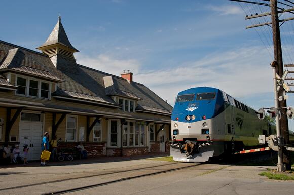12 Scenic Amtrak Routes, From the California Zephyr to the Empire ...