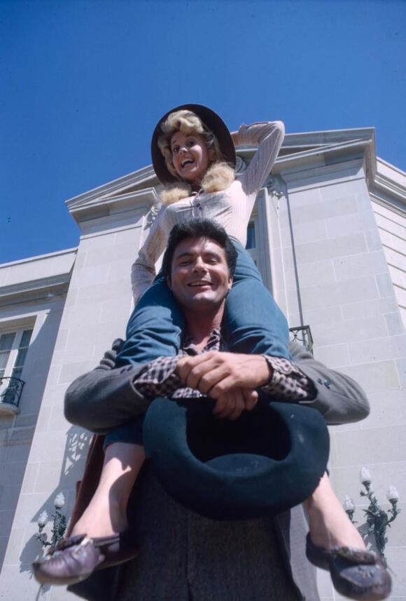 22 Rare ‘Beverly Hillbillies’ Photos Show the Cast Off-Screen Like You ...