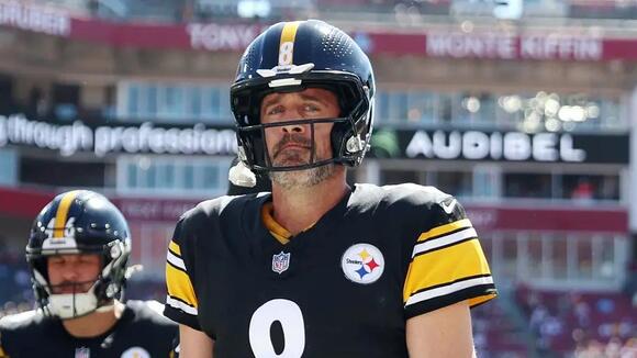 Steelers QBs Dress Up Like Peaky Blinders for Paris Game