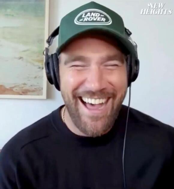 Travis Kelce hilariously likens his and Taylor Swift's romance to 'Pretty Woman': 'I'm just an NFL hooker' - NewsBreak