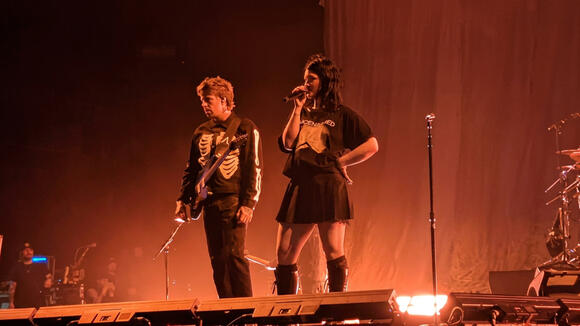 Spiritbox’s Courtney LaPlante Stops Phoenix Show Cold And Makes The ...
