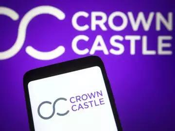 Crown Castle, American Tower Stocks Catch A SpaceX Boost -- Which Tower REIT Does Wall Street Favor?
