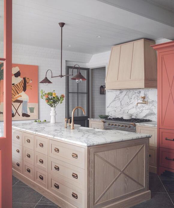 Don't want to hide your range hood? This is how interior designers make ...