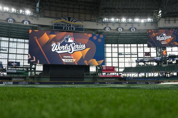 Brewers, Rays Face Off In World Series Game One
