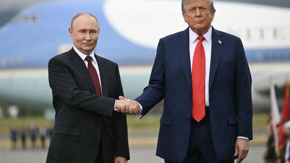 Trump faces fresh questions over ties to ‘humanitarian’ Putin