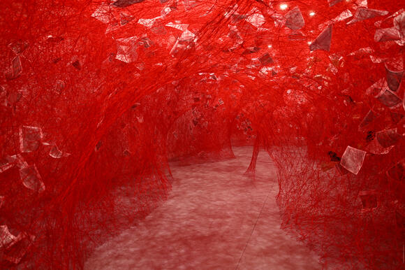 Chiharu Shiota’s New Exhibition Invites Visitors Into a Cocoon of Red ...