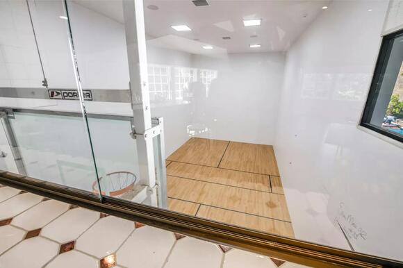 Magic Johnson’s $11.5 Million LA Mansion: A Glimpse Into The NBA Icon’s ...