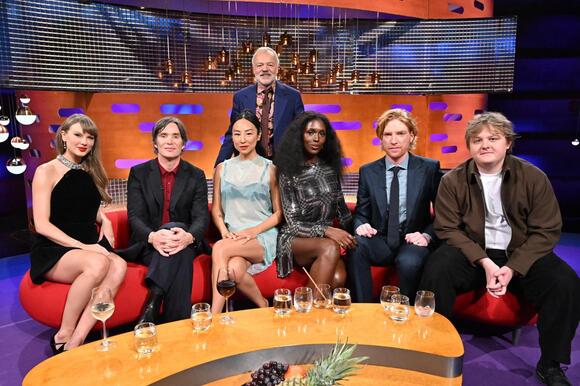 Taylor Swift shines in bejeweled velvet LBD on 'The Graham Norton Show' -  NewsBreak