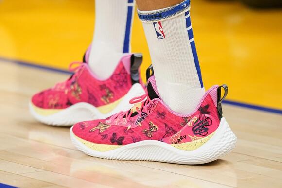 Steph curry hot sale spongebob shoes