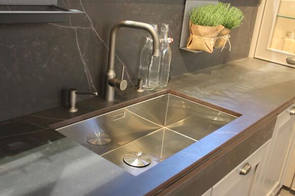 This Sleek Kitchen Sink Has a Cleaning Problem You Won’t Notice Until ...