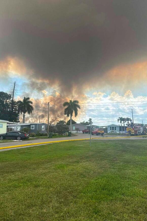 Crews battle South Florida wildfires that have burned thousands of ...