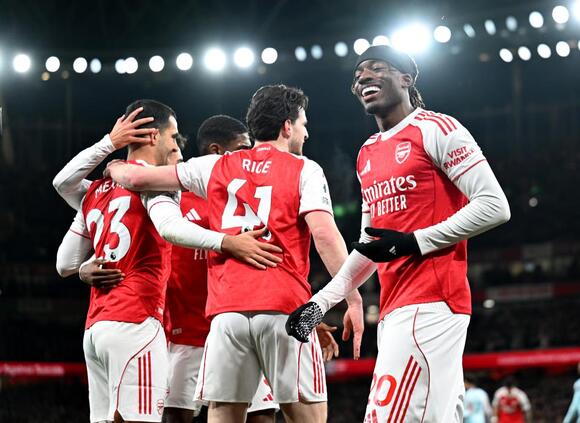 Arsenal strengthen biggest weapon in ominous sign for title rivals ...