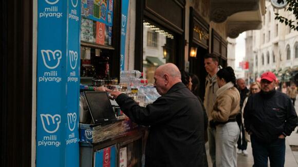 Never buy lottery tickets on this weekday, odds watchers warn - NewsBreak