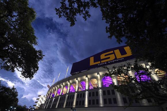 Florida Police Arrest LSU Student, Then Mock Tiger Fans - NewsBreak