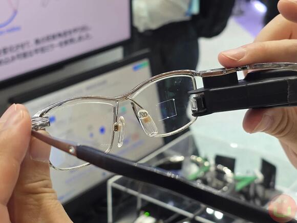 TDK Unveils Tiny Meta-Optic Mirror, Making Display Smart Glasses Ultra ...