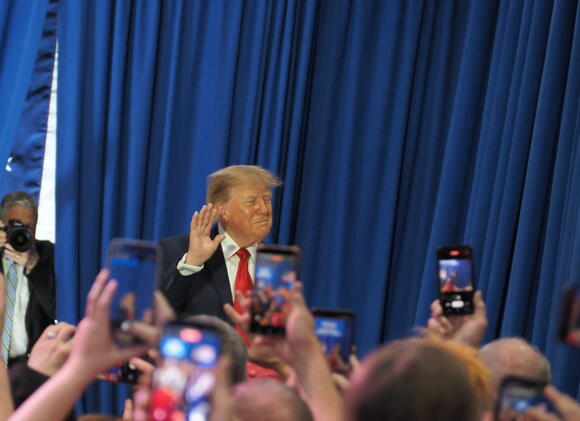 Trump calls for Omar to resign, defends Ramaswamy campaign ad at Iowa rally