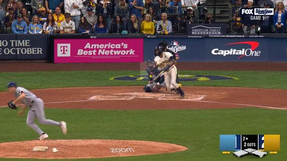 Jackson Chourio Rips Single to Extend Brewers’ Lead Over Rays