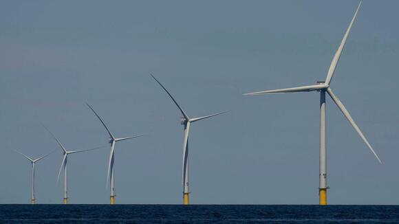 Trump says wind turbine part imports cause national security issue, but doesn't impose tariffs