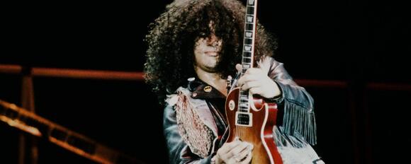 Slash Once Accidentally Injured His Idol Jeff Beck So Badly He Almost ...