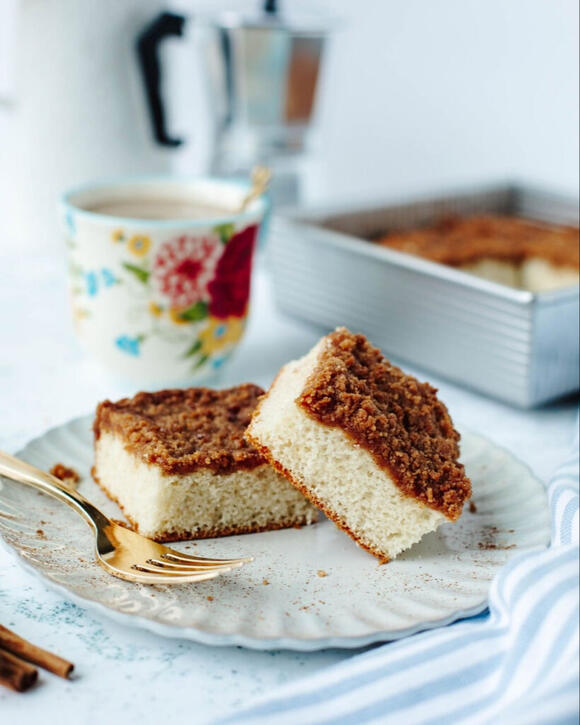 Easy Bisquick Coffee Cake with Streusel Topping: A Quick Breakfast or ...