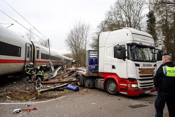 One killed and 12 injured in German train crash - NewsBreak