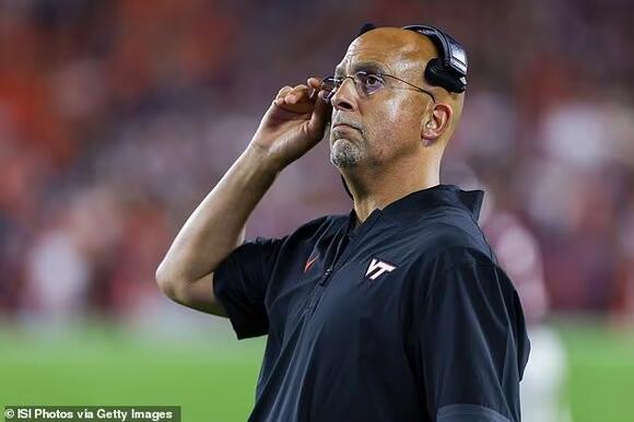 Controversial missed field goal call leaves fans split as different ...