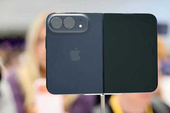 Buying the iPhone Duo? You Need AppleCare +. Here's What Apple's Extended Warranty Really Covers