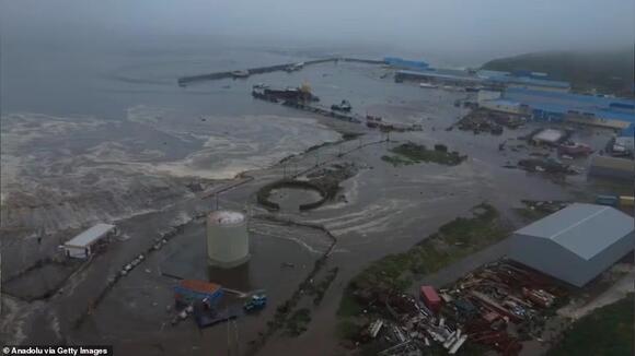 10 000 foot tsunami